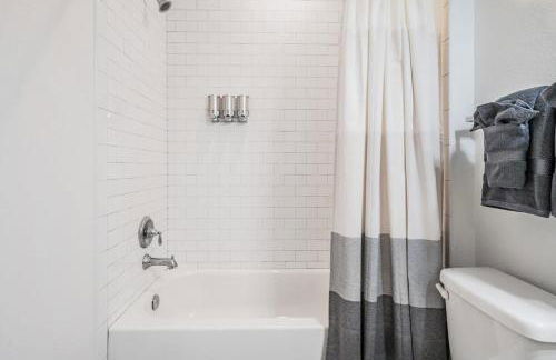 Downtown Tampa Walk to Restaurants Renovated - Foto 25