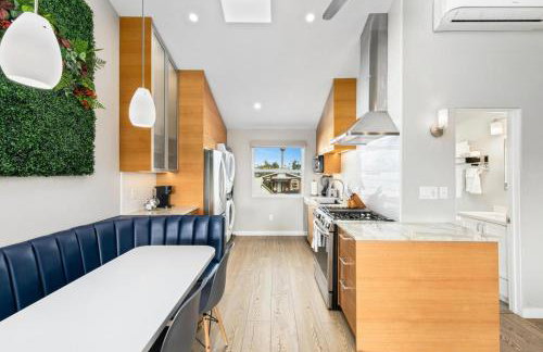 Modern Luxury 2BR Apt in Heart of Ocean Beach - Foto 12