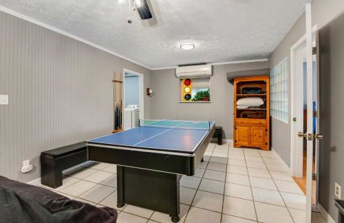 Lakefront Home Dock Covered Deck Fire Pit Dogs OK - Foto 27