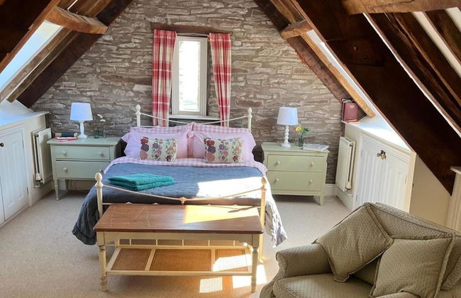 15th Century 6-bed Farmhouse, Sleeps 11, Pets Ok - Photo 8