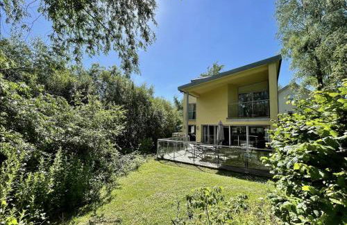 Modern contemporary home in beautiful setting - Foto 80