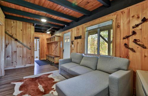 RoundTop Chalet - Hot Tub, Fire Pit & Mountain Views near Killington & Okemo - Foto 11