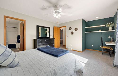 Charming Home with RV Parking - 30 miles from RMNP! - Foto 30