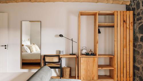 Adega do Fogo - Photo 2, wardrobe