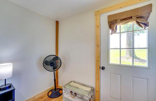 Yard with Lake View Home Near Table Rock Lake! - Foto 14