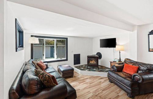 4-Bedroom Downtown Main St , great location! - Foto 12