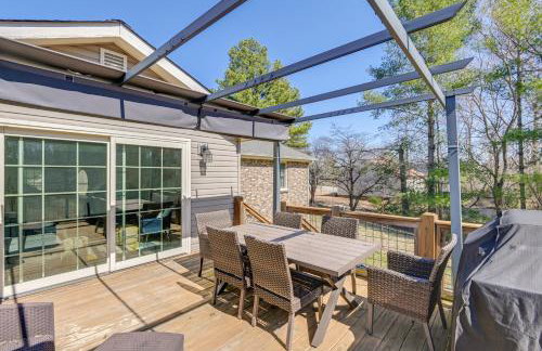 Family Home with Furnished Deck in Fairview! - Foto 23