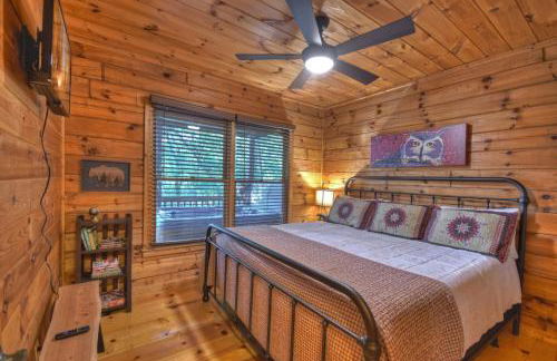 Bearfoot Ridge Wood-burning fireplace cozy hot tub serene views - Foto 21