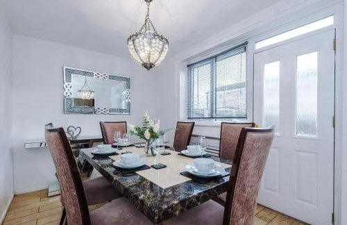 Middleton 4 Bed Free Parking Long stays - Foto 10