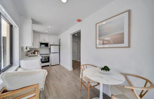 Waterfront Unit #1 20 Min Walk to Beach and Shops - Foto 3