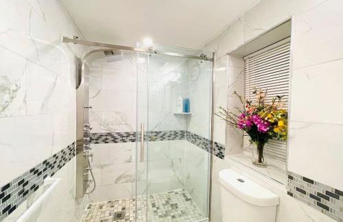 Downtown City Hall near Kimmel Center 2BD Suite - Photo 22