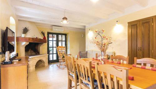 Gorgeous Home In Sisan With Wifi - Foto 5