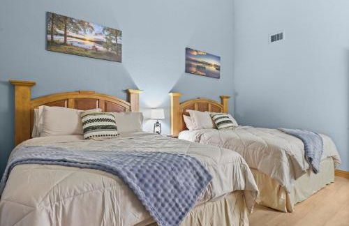 Family Getaway - Outdoor Activity Oasis - Mins to Downtown and Water Parks - Jacuzzi - Game Rm - Foto 13