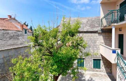 Apartments and Rooms Stone House - Photo 32