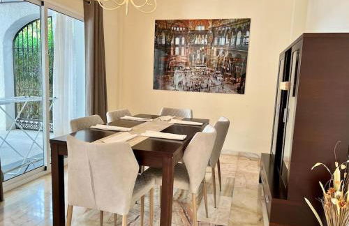 Beautiful Villa With Pool Scenic Views Sleeps 8 - Photo 23