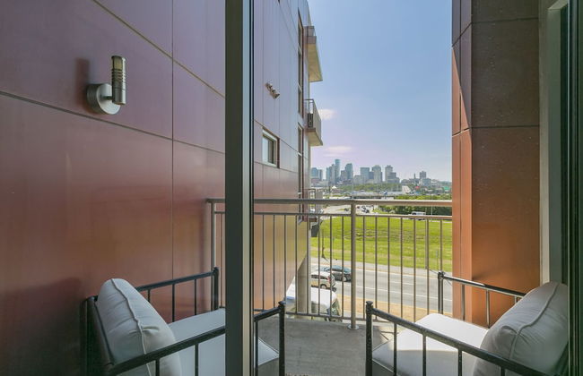 Mid Century Modern Downtown Condo | 30+ Night Min - Foto 20