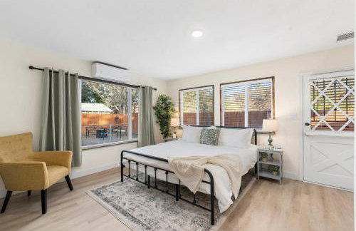 Walk to Old Town - Cozy Restored Cottage - Foto 25