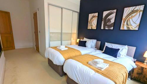 Luxury 2 Bed Apt, Sleeps 4, Secure PRKG-1 Car, Ascot Racecourse 5min walk, Legoland & Lapland 8mins, Windsor 15mins - Foto 3