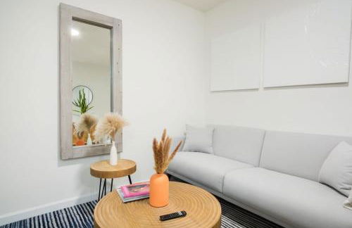 49-3B Newly renovated 2BR WD Midtown East - Photo 13