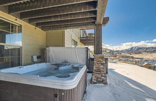 Private Hot Tub, Close to Resorts - Private Hot Tub - Close to PC, Mountain Mansion Family Getaway - Photo 4
