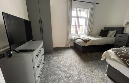 Slick Space for a Standish Stay - Photo 26