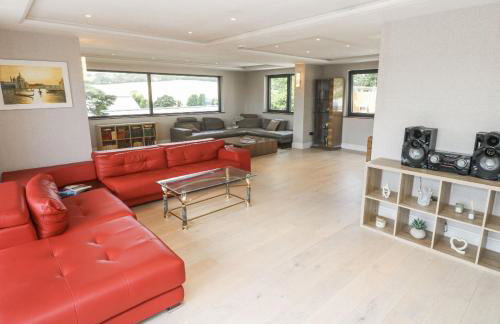 Creek View House - Photo 4