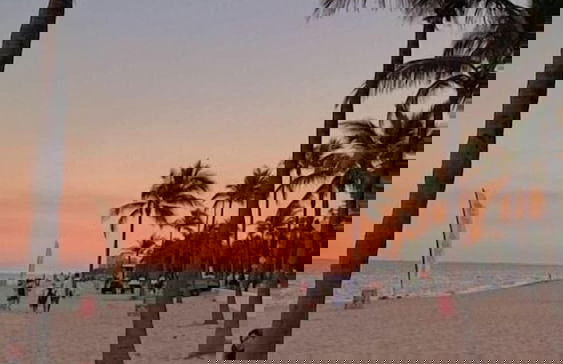 Cozy Beachfront Retreat Near Marina & Dining - Foto 9