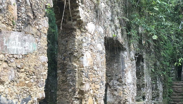 Hike Through the Ruins of Lagoinha - Foto 5