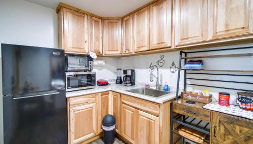 Resort Cabin on the River about 21 Mi to Crater Lake! - Foto 3