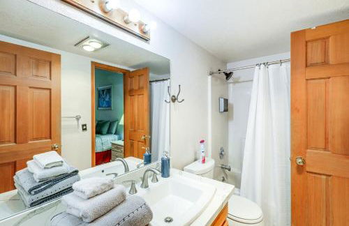 Cozy Flagstaff Retreat with Balcony and Mtn View! - Foto 18