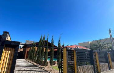 SPA Rossett em Itapoá - Luxo e conforto c piscina, hidromassagem e cromoterapia, p 22 pessoas! - Photo 1