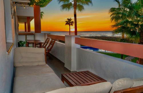 Apartasuites Royal Zahara, Máximo confort con vistas al mar - Photo 3