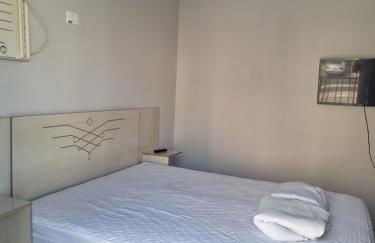 Apartamento com Estacionamento, Wi-Fi, Ar condicionado a 300 metros da Praia da Enseada no Guarujá. - Foto 35