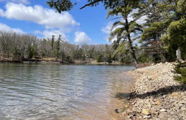 On a Whim Peaceful 2 bedroom home plus loft in charming lakefront community - Foto 25