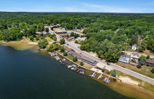 Fife Lake Lodge - Double Queen Room with Lake Access - Foto 41