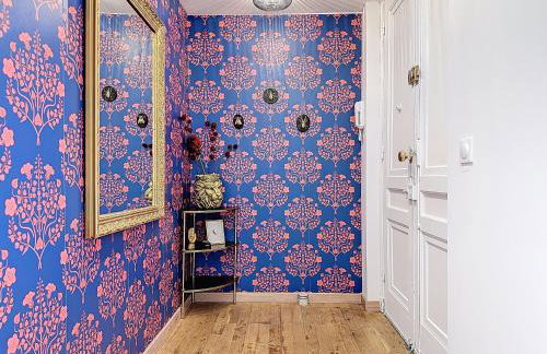 Le Baron Rouge - T4 Élégant & Spacieux - Parking Privé - 6 personnes - Climatisation - Centre ville de Saint-Etienne - Foto 2