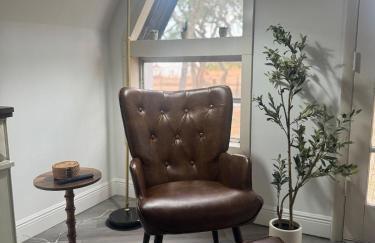 DeLand Dome House- 98 Inch TV - Open Kitchen - Near Bridle Oaks - Photo 5