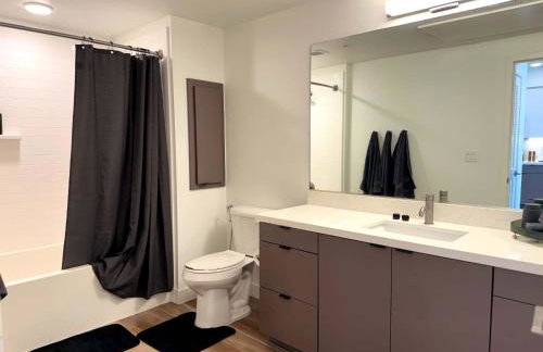 Elegant Escape 10 Min from Disneyland With Pool & GYM - Foto 8