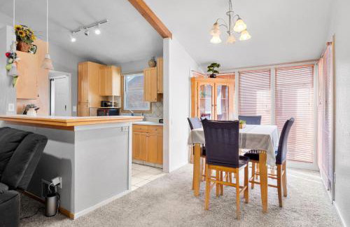 A Denver Oasis 15 Min to the Bronco Stadium 3 Bedroom with a King Suite - Photo 6