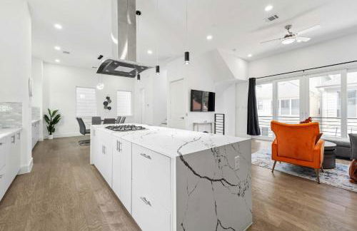 Spacious Houston 3Bed3 Bath Family Townhome - Photo 13