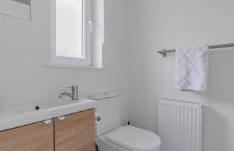 Heathercroft House-Modern 3 bedroom house with stunning views - Photo 17