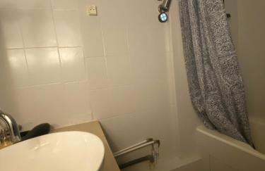 Bel appartement spacieux ,convivial de 3 chambres avec parking privé sécure - Photo 64