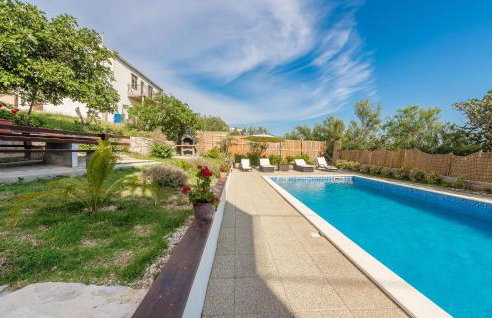 Gorgeous Apartment In Stara Vas - Photo 8