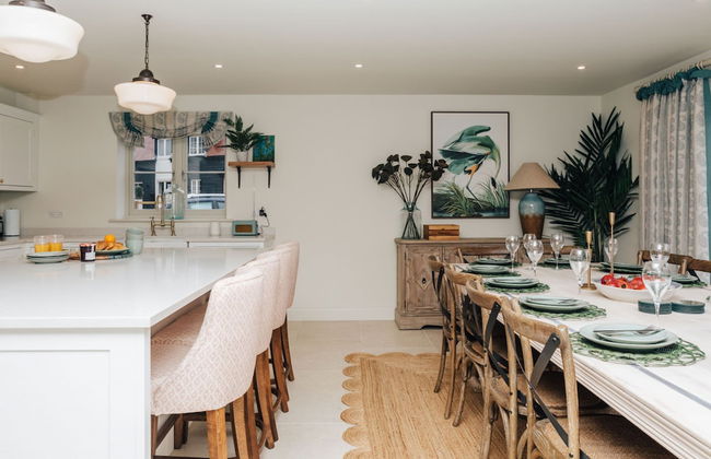 Hayward House Hot Tub Large Garden - From 1100 Per Night - Foto 27