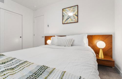 Luxe Central Home with Views & Rooftop - Foto 10