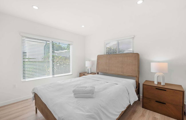 Not Affected by the Fire/spacious Modern Retreat w Luxury Amenities & Style - Foto 3