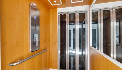 NEW LISTING! Reel Joy Waterfront Luxe with Pool and Private Dock home - Foto 5