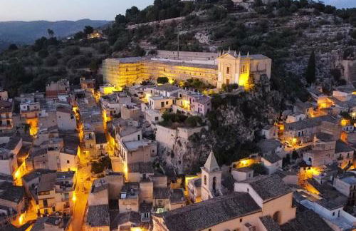 Re barocco Centro storico Scicli a 5 min dal mare - Foto 12