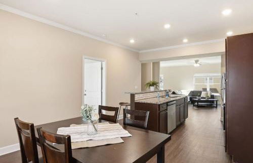 Modern Comfort and Resort Style Living Near CU - Foto 2