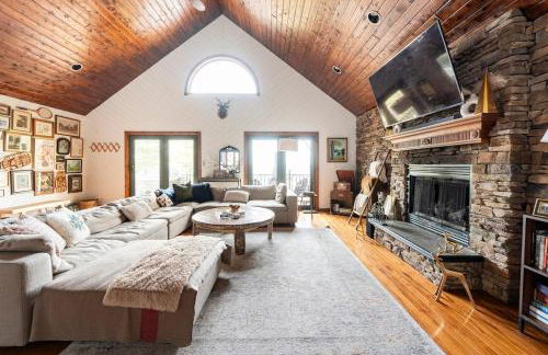 Mountain View Chalet Ski, Hot Tub, Firepit, Games - Foto 49